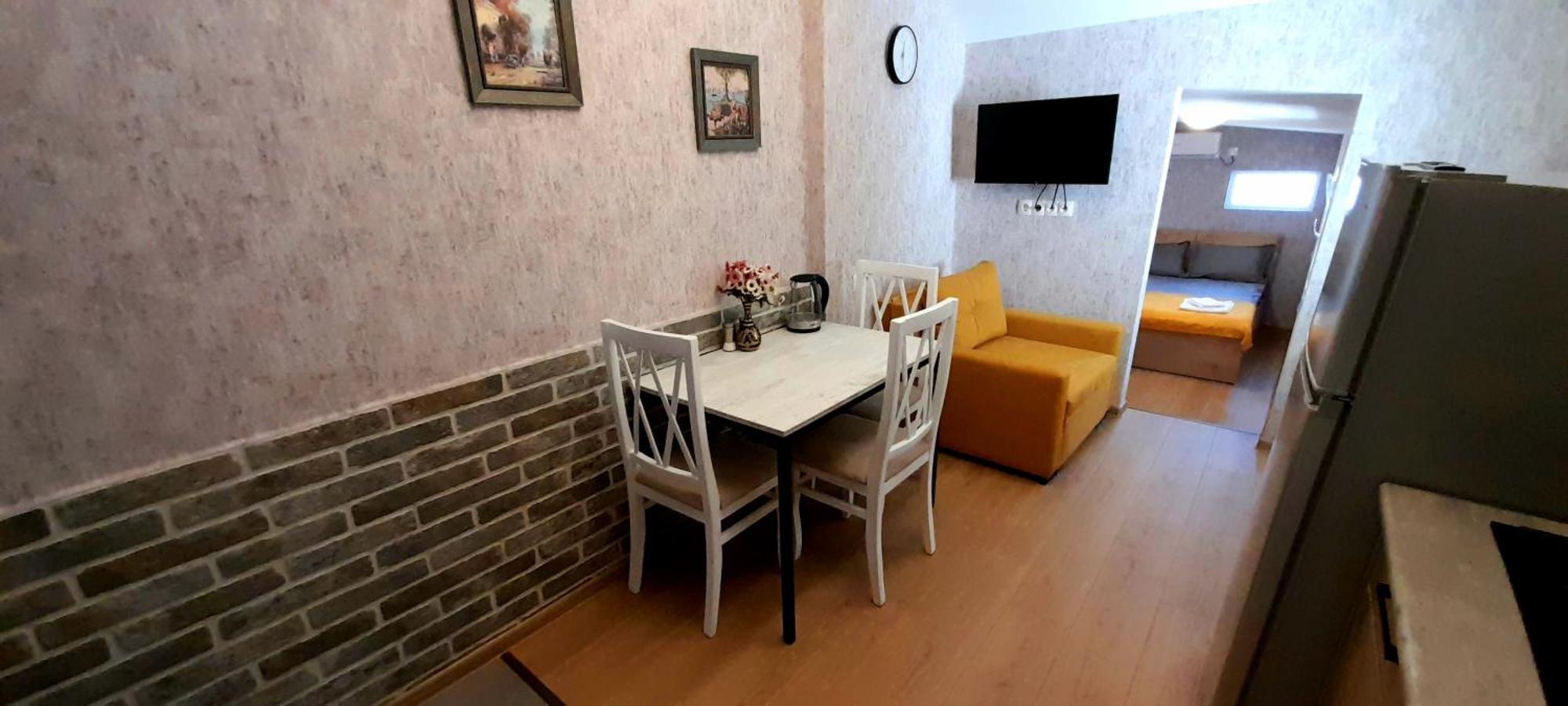Sweet Home Apartment Tbilisi Bagian luar foto