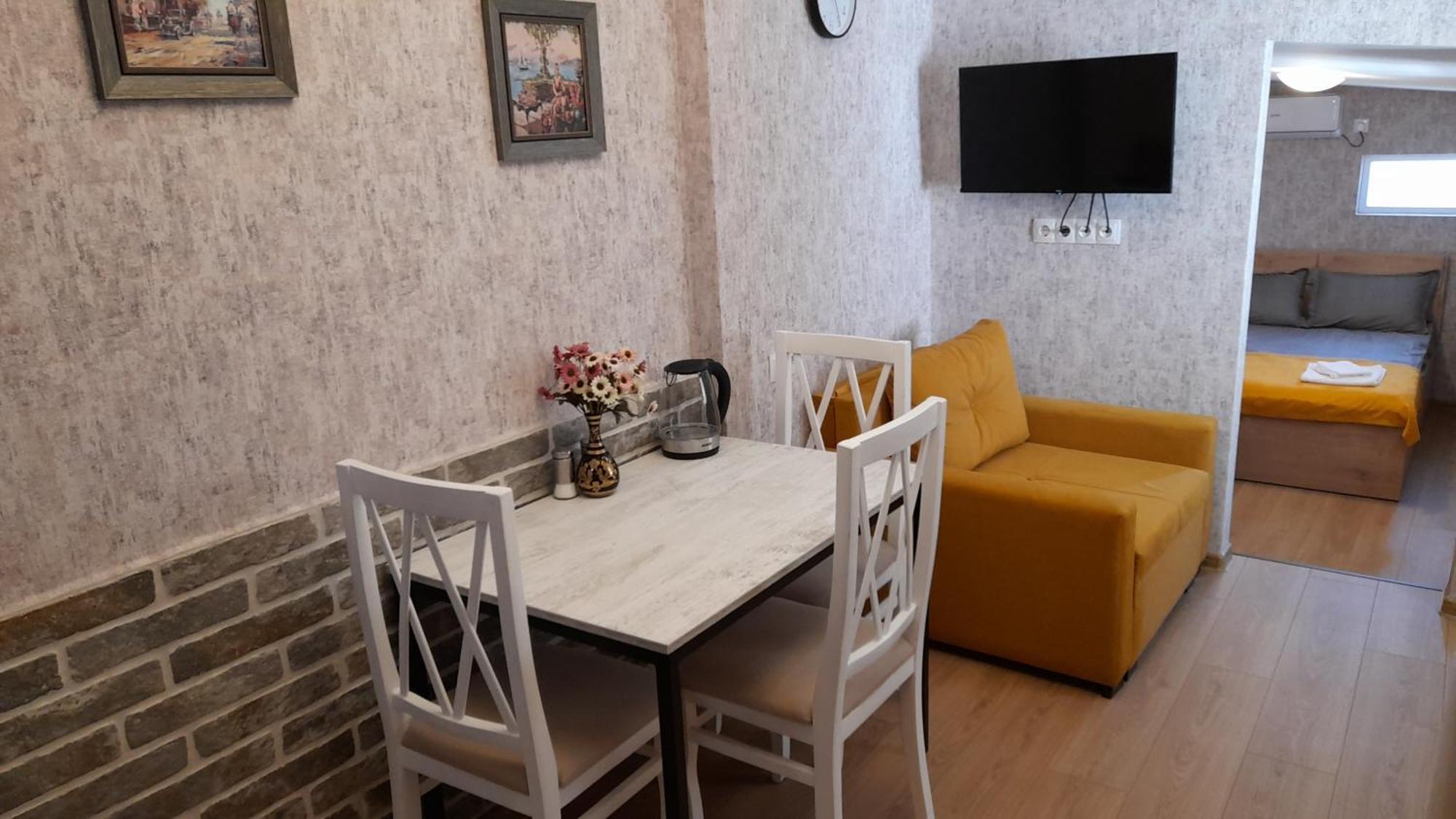 Sweet Home Apartment Tbilisi Bagian luar foto
