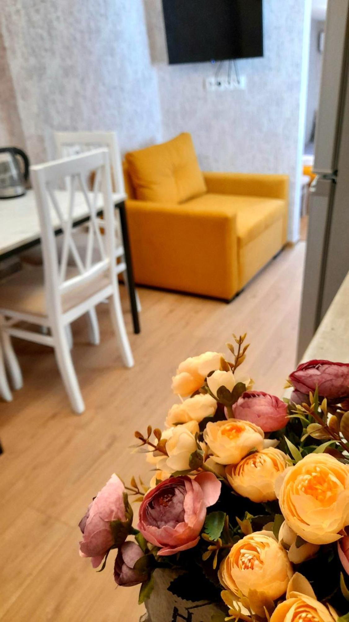 Sweet Home Apartment Tbilisi Bagian luar foto