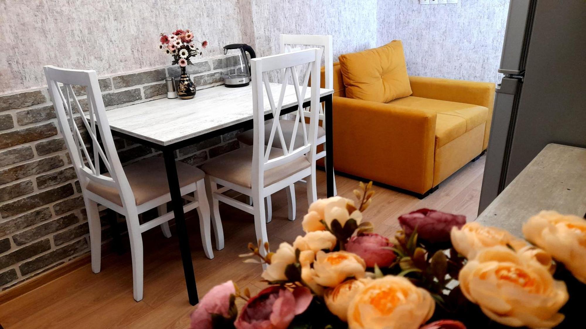 Sweet Home Apartment Tbilisi Bagian luar foto